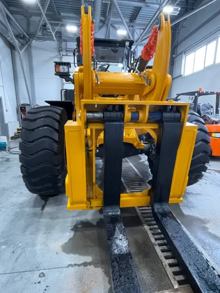 Фронтальный погрузчик Lonking CDM855W
