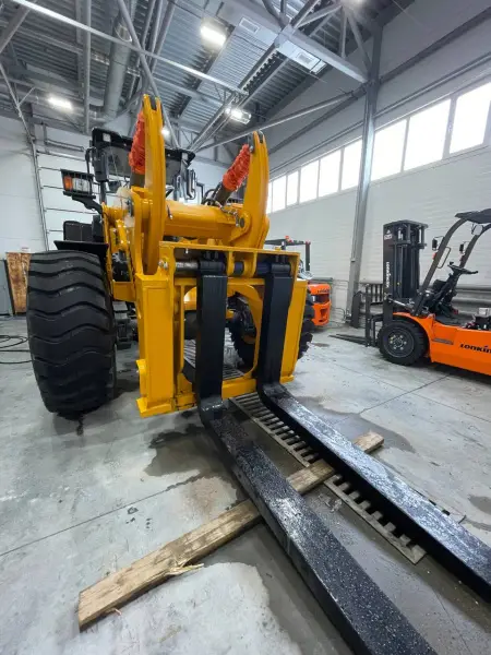 Фронтальный погрузчик Lonking CDM855W