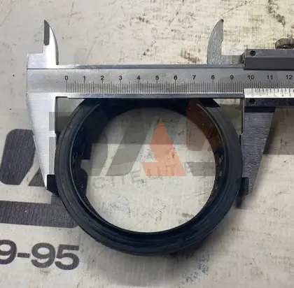 Сальник 80х100х20 (хвостовика редуктора моста) LG876