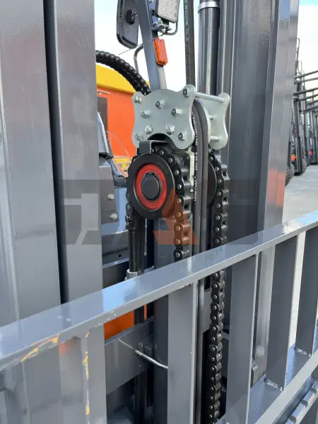 Дизельный вилочный погрузчик Lonking FD30T купить в Горно-Алтайске